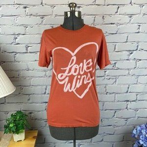 Life Clothing Co. Womens Love Wins Cotton Tee Shirt Size XS Orange NEW